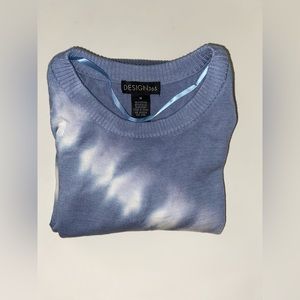 DESIGN 365 Women’s cut-out shoulder Sweater Size M blush blue/white. NEW!